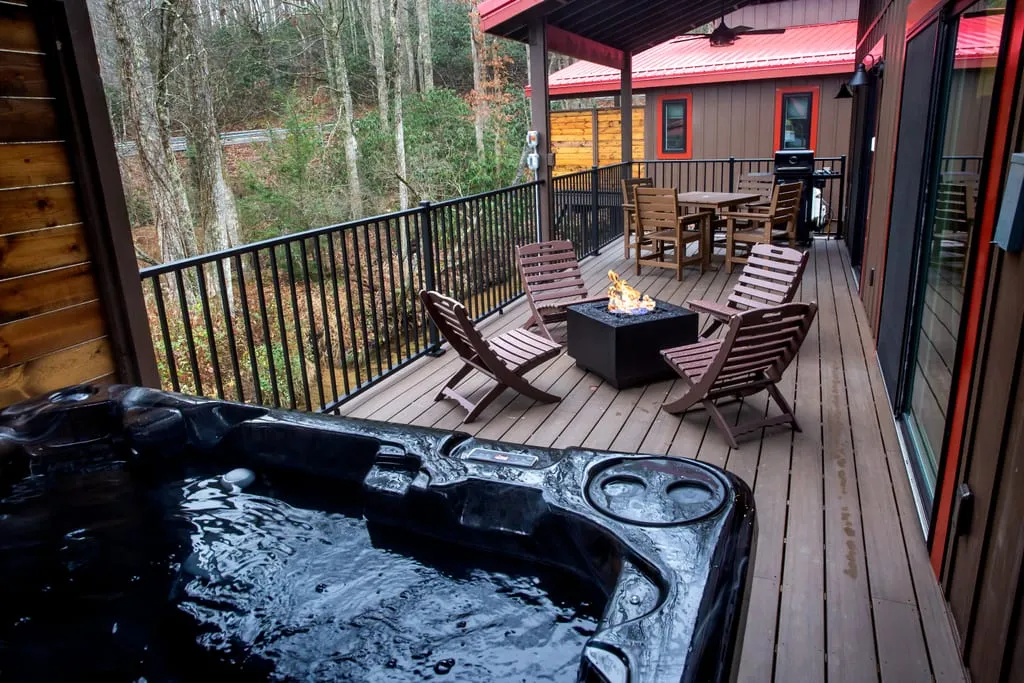 Premium cabin Take Me Home hot tub deck