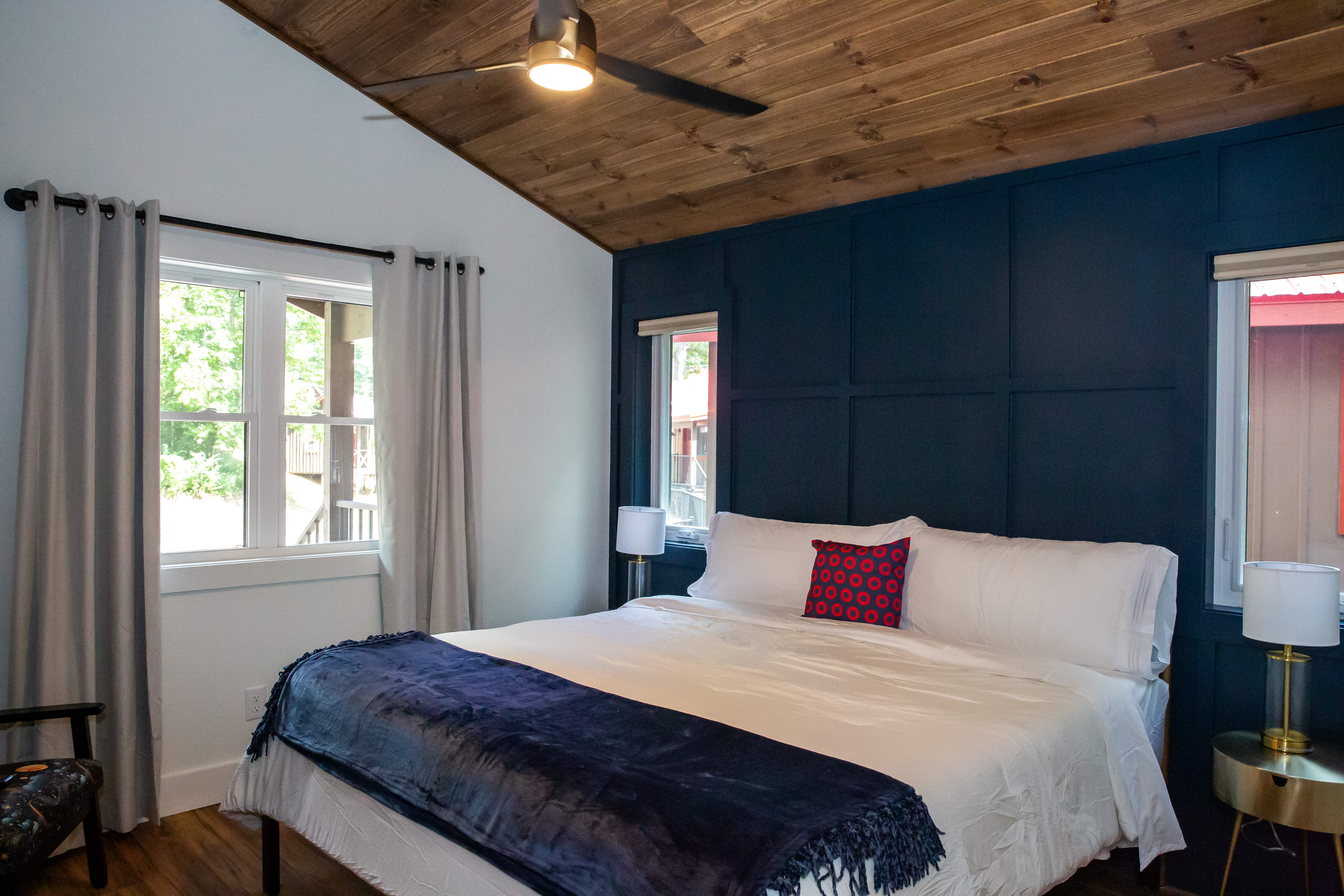 Halley’s Comet Bedroom – A Phish Themed Creekside Cabin