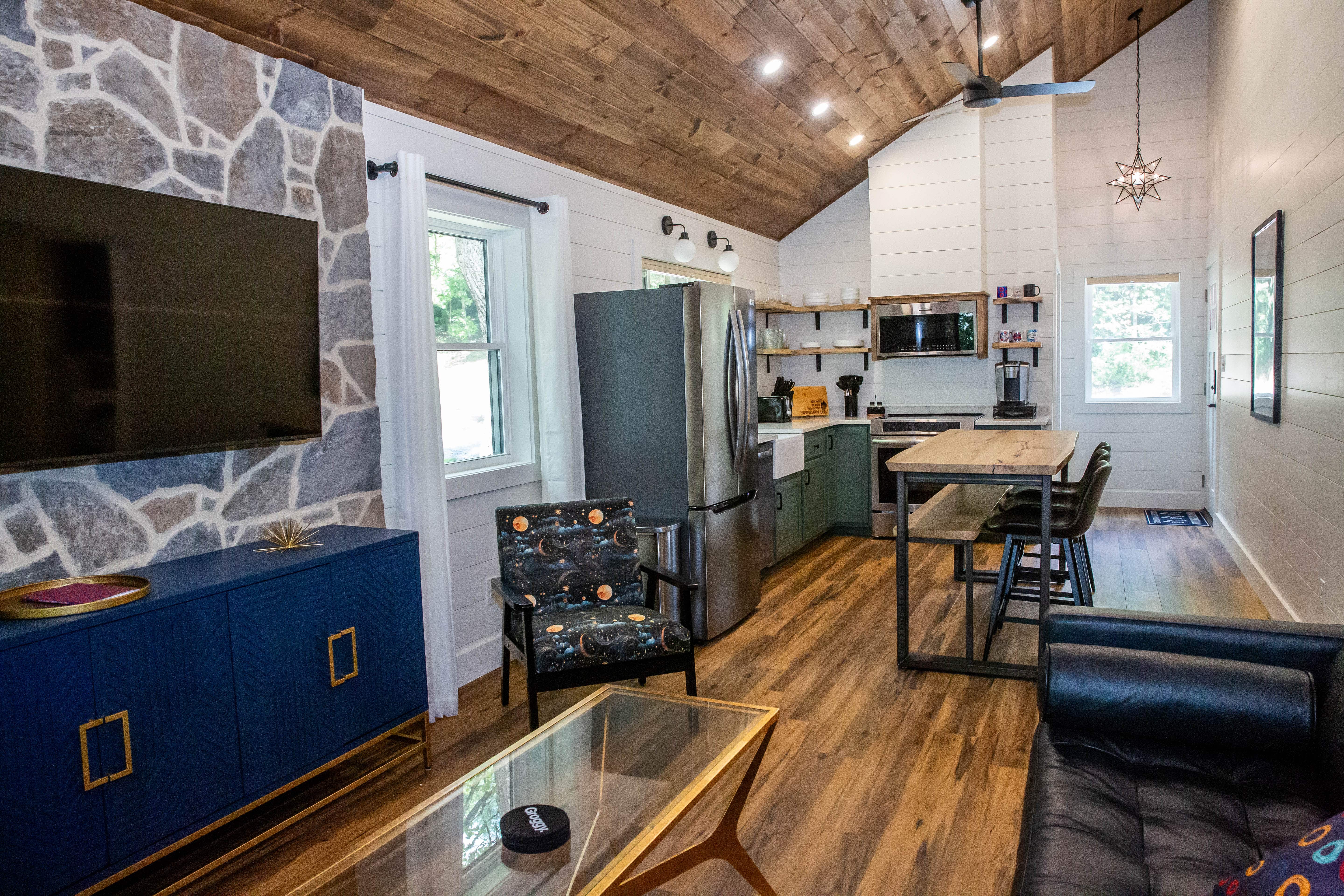 Halley’s Comet Bedroom – A Phish Themed Creekside Cabin