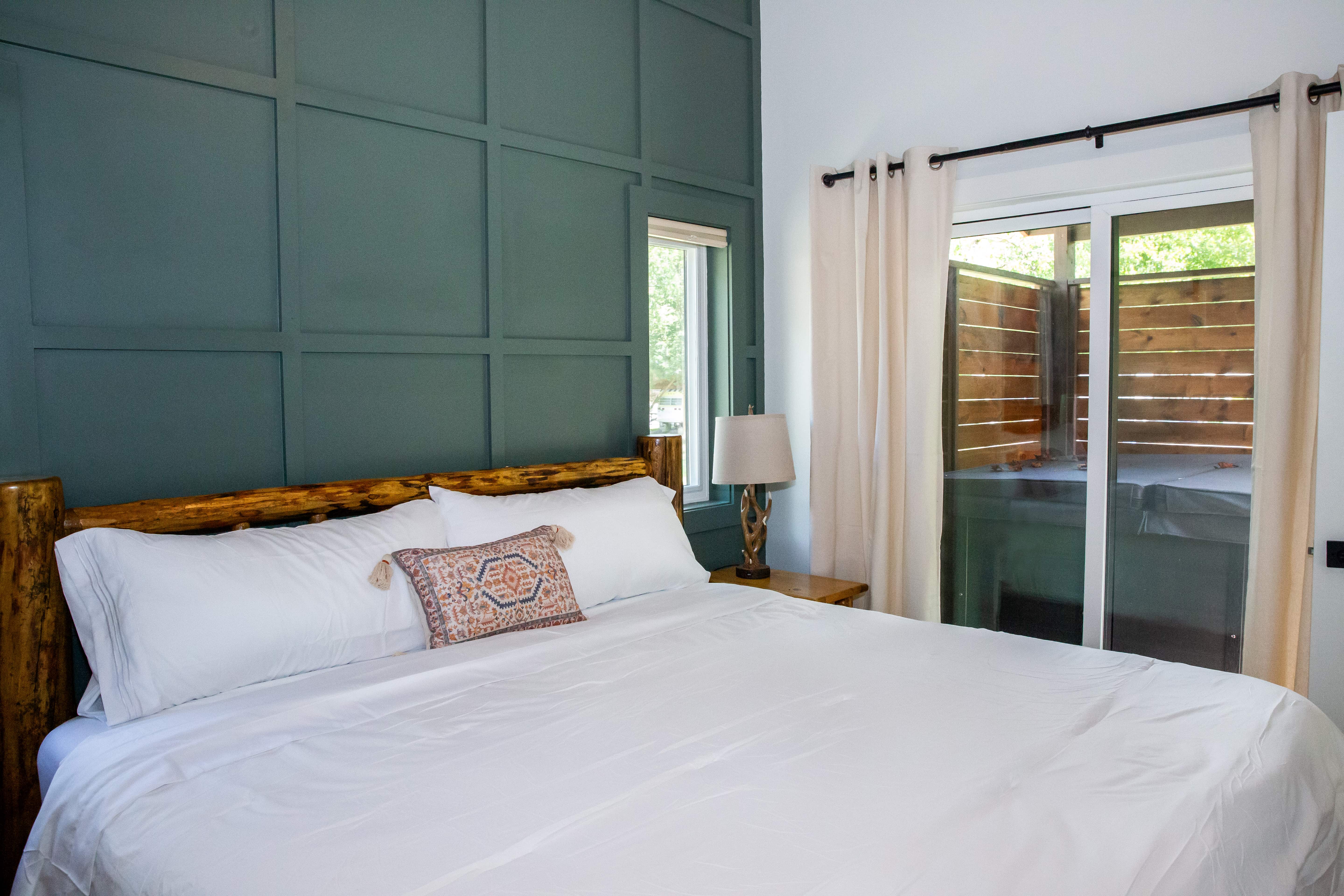 Take Me Home – A Mountain Retreat Creekside Cabin