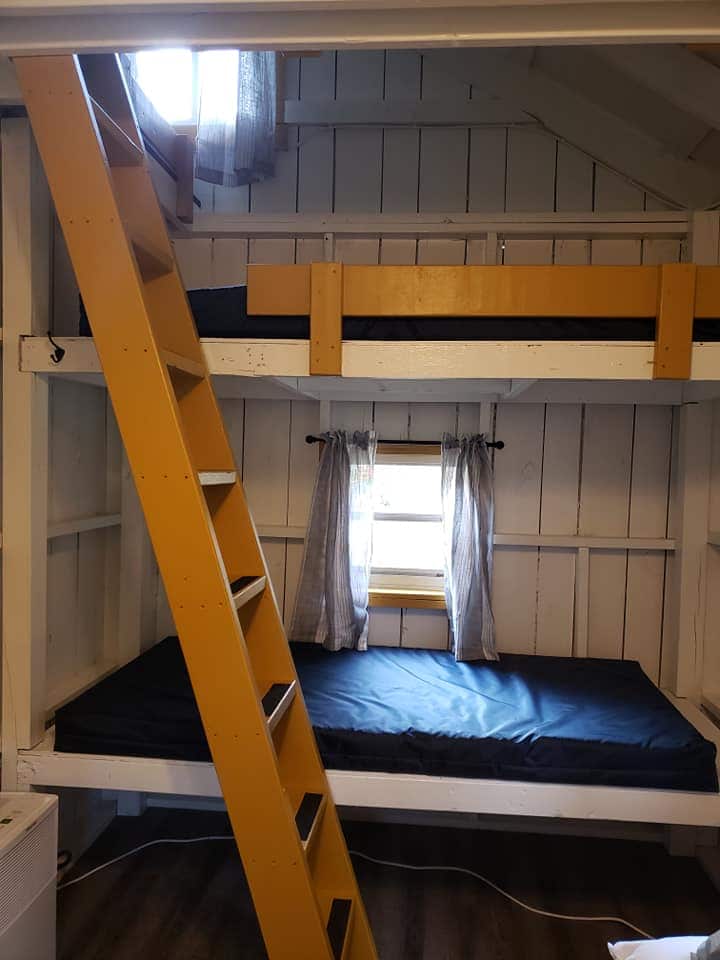 Legacy gallery image: Cabin Inter Fb