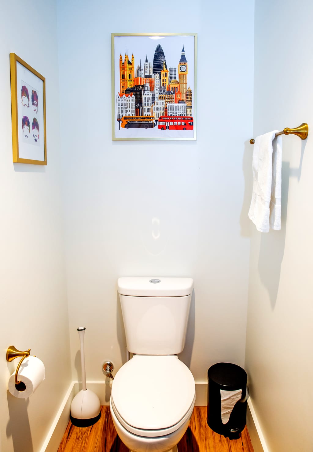 Abbey Road Bathroom – A Beetles Themed Creekside Cabin