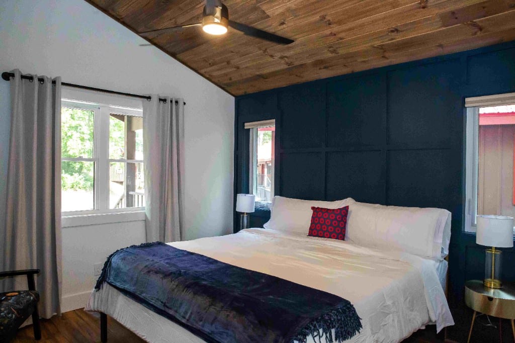 Halley’s Comet King Bedroom – A Phish Themed Creekside Cabin